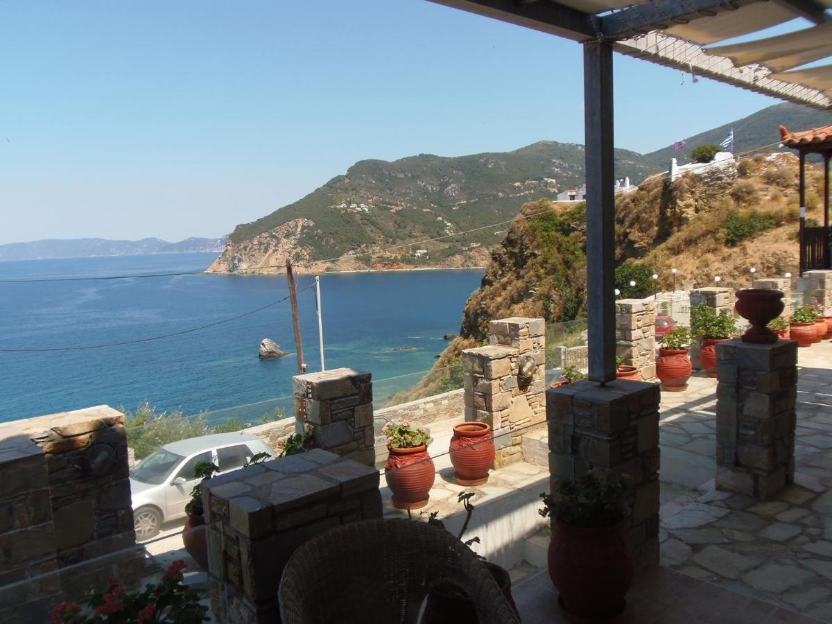 Studios Milos Skopelos-Where The Sea Meets The Sky Exteriör bild